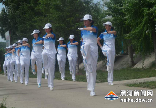 广电中心广场健身队加入中国梦之队