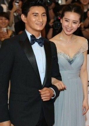 吴奇隆曝刘诗诗相恋过程 因年龄差距大曾受前