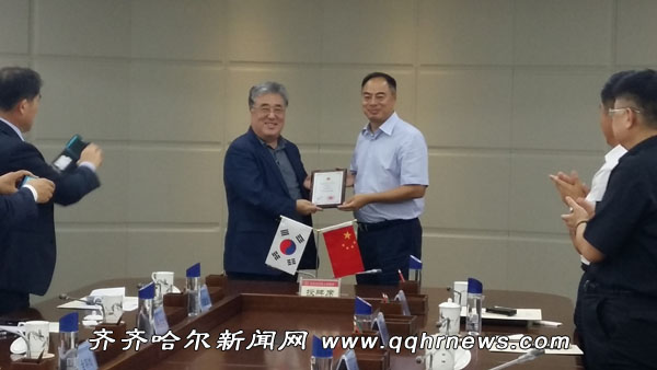 市政府会见韩国考察团并举行政府经济顾问聘任仪式