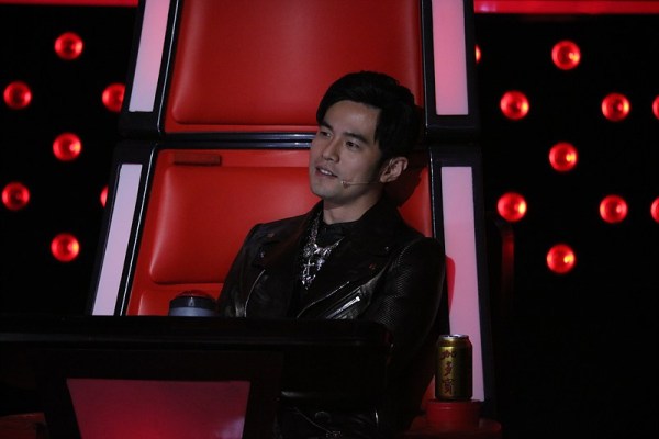 好声音周杰伦考核险崩溃 玩游戏赢王思聪虐杀