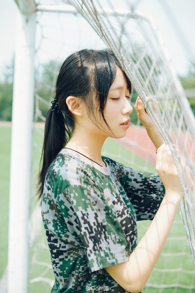 浙大军训女神爆红:甜美可人、清纯如水,撩动宅