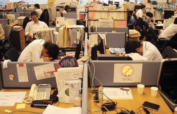 <em>国庆加班7天违法</em> 企业加班必须要经过员工的同