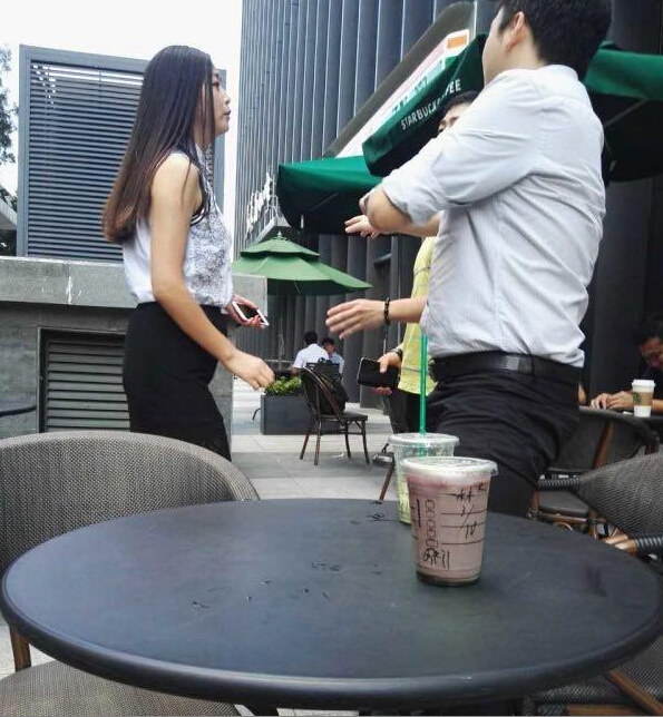 女子被男友要求装定位软件怒摔手机-男友|定位