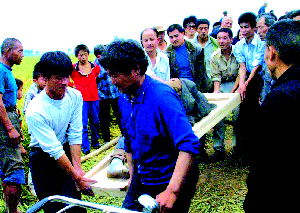 3男子<em>盗窃古墓窒息身亡</em> 2同伙1人晕倒获救1人