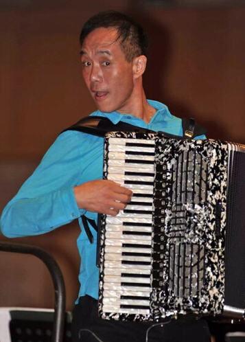手风琴表演艺术家杨帆离世 《让我们荡起双桨