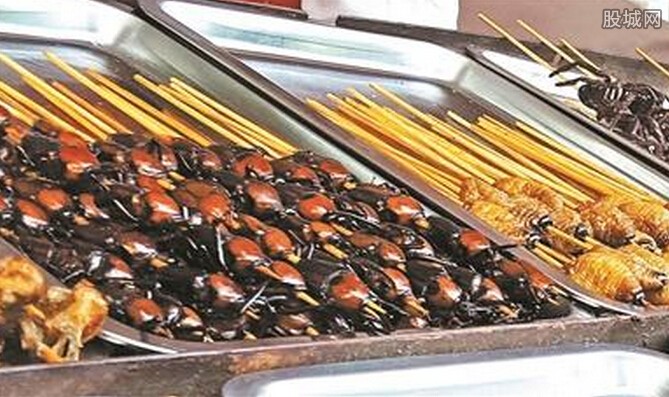 街炸蜈蚣火爆 极重口味蚂蚁蜘蛛你敢吃吗?