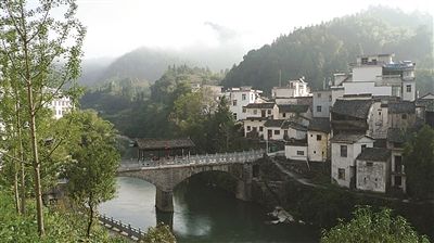  青岛大排档宰客 事件始末 食客:老板拿棍威胁 还