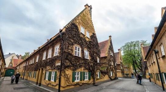 美国一家四口 装智障骗高额福利  盘点国外常见