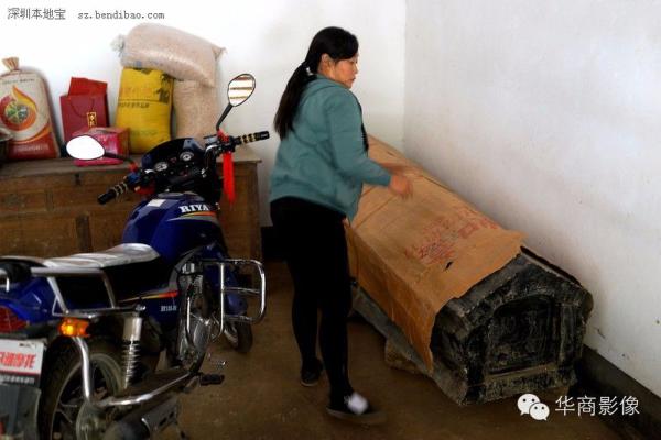 陕西尘肺村 女子三任丈夫病死  都曾在金矿工作