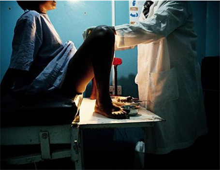 曝多名 女患者 被 大V 医生 性侵  作案时丈夫就在门