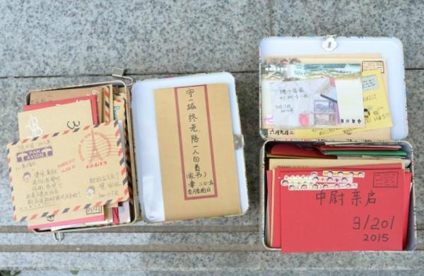 1000余名女青年进军营相亲 现场火爆