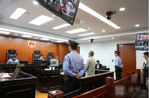 学生打印机印假钞 称其放假无聊想玩玩