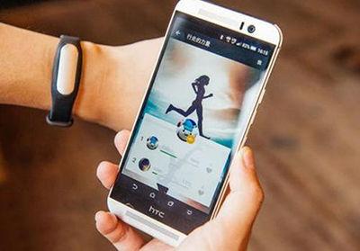  女子朋友圈拼步数 挑血泡脚烂 专家提醒:快走要