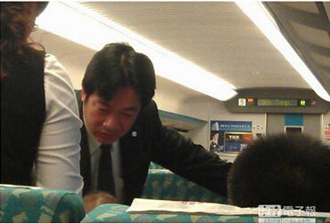  高铁救人后离去  爱心接力救旅客彰显传统美德