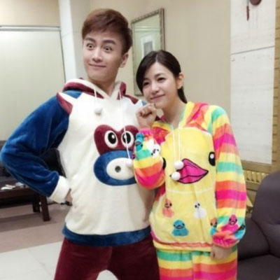  陈晓求婚现场 被 曝光  浪漫游船上神雕塑像抢镜