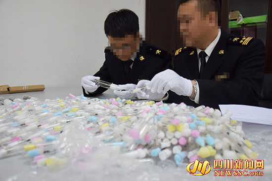  成都 海关截获 活体蚂蚁  暗藏于德国入境包裹内