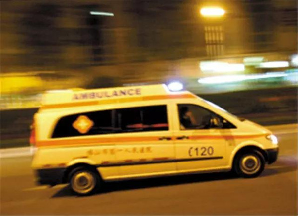 急救车辆警报声 8623971_755359.jpg