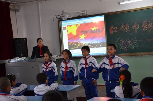 红少年小学开展主题班队会展示课活动--鸡东新闻网