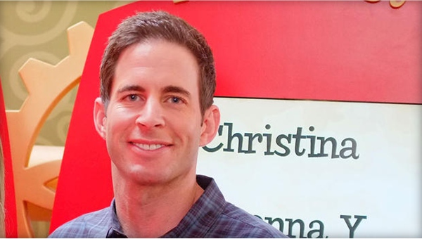 女子看电视救了主持人 告诉他脖子上有肿瘤肿块