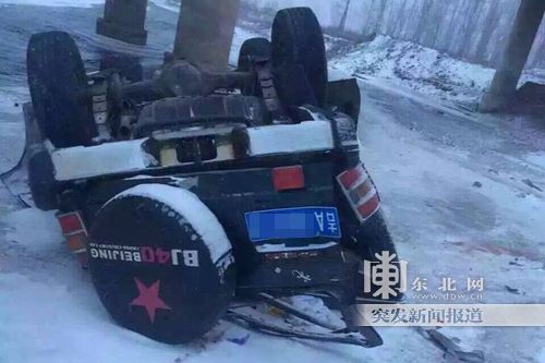 哈尔滨通河县一越野车坠桥一人身亡图