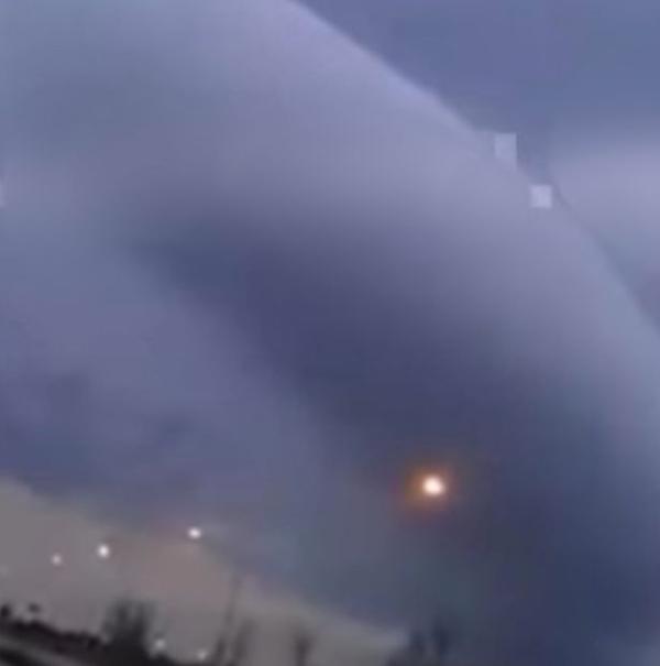 廷奇怪云团惊现飞碟 南极洲发现外星人基地?