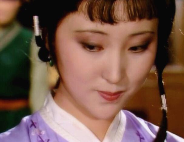 这鼻子美得真是精致 刘亦菲董洁赵薇弱爆了!--