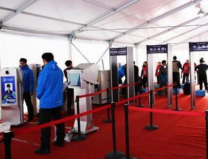 【图】 央视记者拒绝安检  监控摄像头记录全过