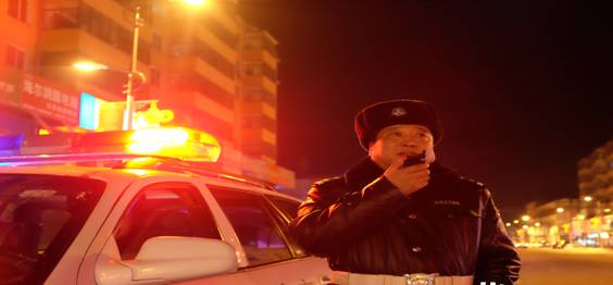 红绿灯下写人生--记宁安市公安局交警大队民警