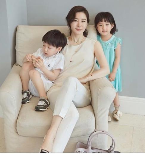 盘点娱乐圈好孕生了双胞胎的明星温馨瞬间