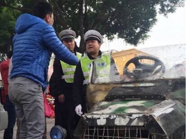  男子开自制车上路  如此奇葩小伙伴都惊呆了--东