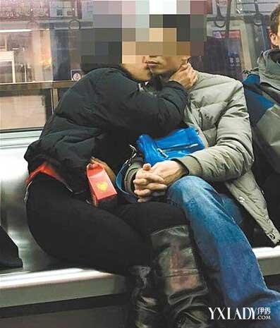 【图】重庆小 情侣地铁 里 当众接吻  长时间搂抱