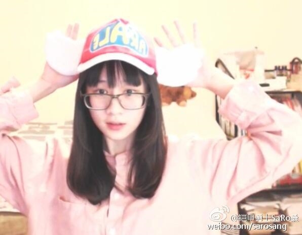 国内眼镜萌妹直播写代码:网友围观膜拜-萌妹|直