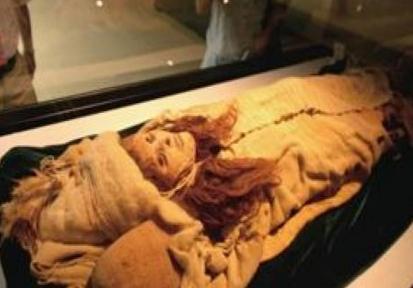 沉睡千年的"微笑公主" 探秘中国小河墓地最美千年女尸
