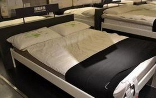  买床垫8年睡成渣  宜家家居请他一个完美的解释