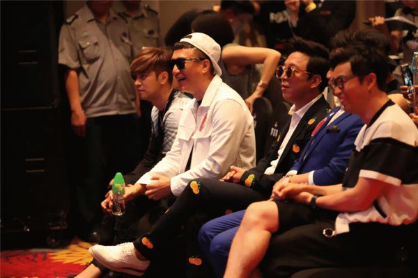 极限挑战第二季第一期花絮 9162514_787252.jpg