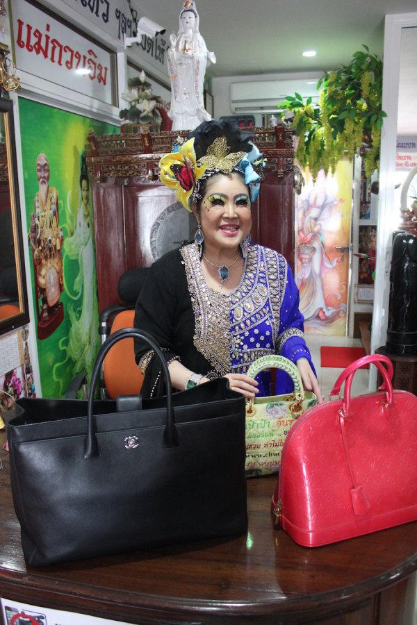 被全球第一扇奶师扇奶子是什么体验?