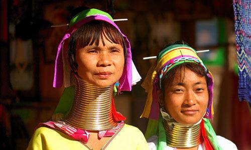 神秘部落:世界上脖子最长的人 5岁开始拉脖子