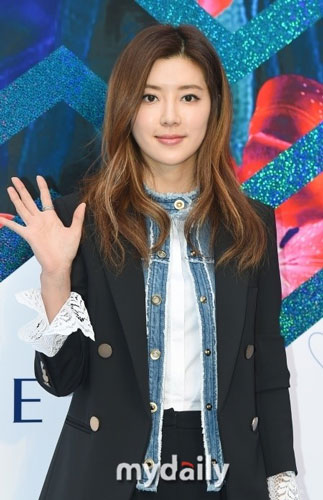韩星朴寒星被曝与企业家交往 男方比她小一岁