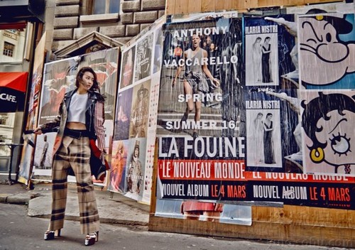 王鸥初夏率性大片曝光 游走欧洲街头