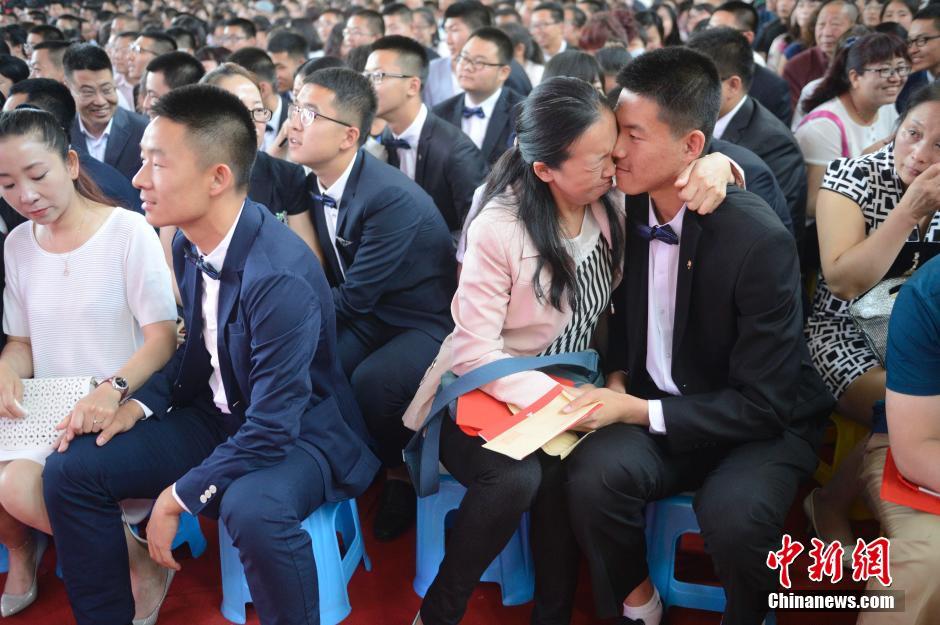 呼和浩特一中学举办集体汉服成人礼-呼和浩特