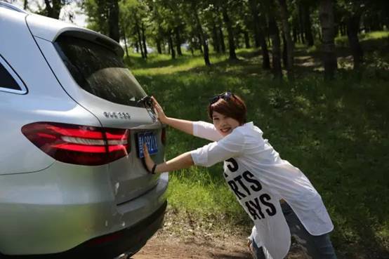 个性!潮流!小叛逆!是我的标签!--奔驰GLC美女车