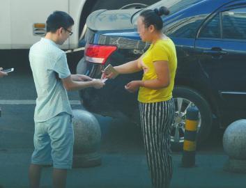 女子落手机专车司机导谍战剧 开口索酬金两次