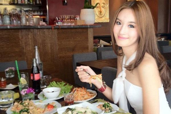 她是泰国第一人妖 美到令其她女人汗颜