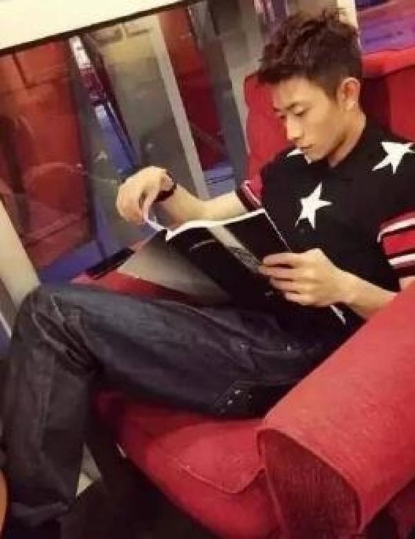 鹿晗黄子韬郑元畅王凯谁弯谁直? 贵圈直男报！