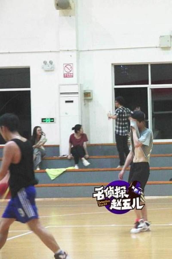 鹿晗黄子韬郑元畅王凯谁弯谁直? 贵圈直男报！