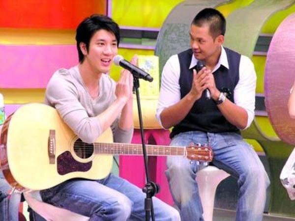 鹿晗黄子韬郑元畅王凯谁弯谁直? 贵圈直男报！