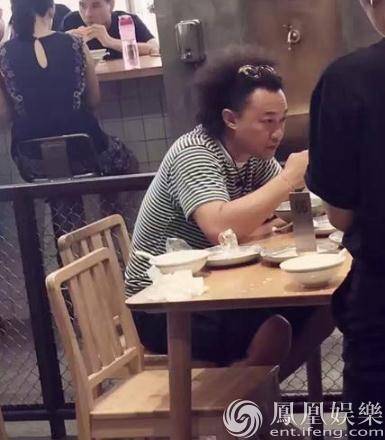 当我是浮夸吧！陈奕迅发型遭“雷击”？