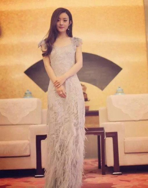 她年近30依旧少女是收视保障 包子脸比尖脸好看