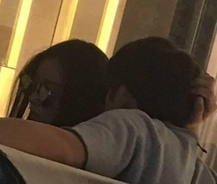 井柏然倪妮被拍商场逛街 举止亲密