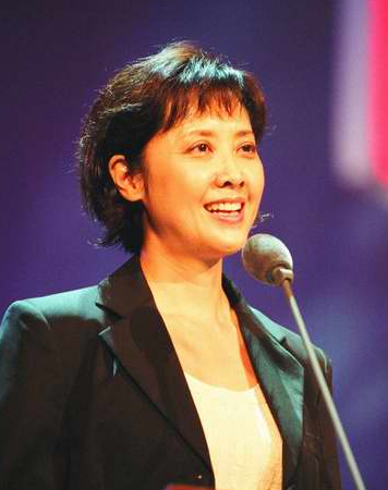 女儿国国王曝近照 一位喜欢远足摄影更爱上话剧的演员